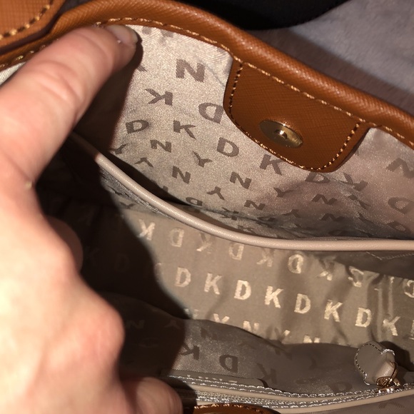 NWT DKNY Crossbody Purse - Picture 12 of 14